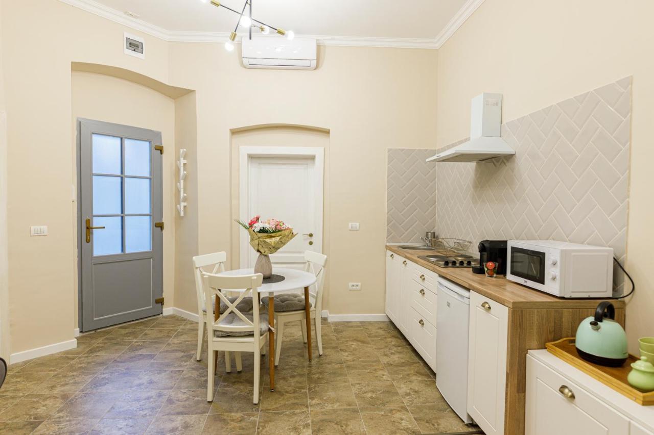 Beautiful Apartment In Heart Of Historical Center Тимишоара Екстериор снимка