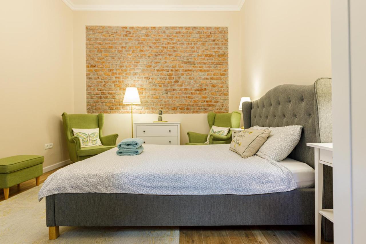 Beautiful Apartment In Heart Of Historical Center Тимишоара Екстериор снимка